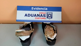 Aduanas Detecta 9.3 Kg de Cocaína Ocultos en Zapatos y Mochilas de Viajeros