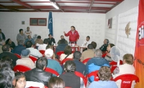 Gobernador de Antofagasta y Policías se Reúnen con Vecinos para Mejorar la Seguridad Pública del Balneario Juan López