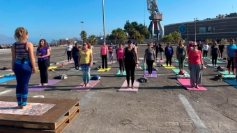 Con Clase de Yoga Gratuita se Conmemoró el Día Internacional de la Mujer en el Sitio Cero de Puerto Antofagasta
