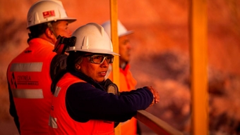 Más de la Mitad de Las Contrataciones de  Antofagasta Minerals Durante 2023 Fueron Mujeres
