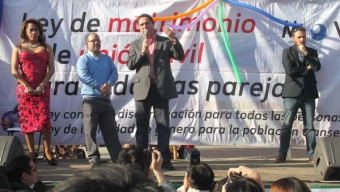 Senador José Antonio Gómez Participa de la Marcha por la Igualdad