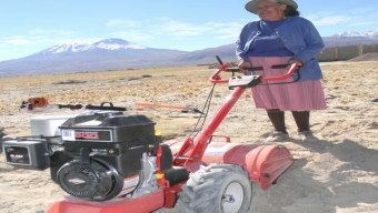 Agricultores de la Provincia de El Loa Reciben Nueva Maquinaria