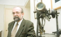 José Maza, Premio Nacional de Ciencias, Revelará cómo se Originó el Universo