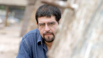 Escritor Patricio Jara Lanza Pájaros Negros en Antofagasta