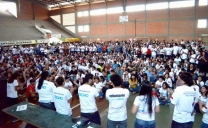 1.200 Universitarios Chilenos de TECHO Construyen Viviendas de Emergencia en Paraguay