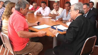 Intendente Entrega Soluciones Históricas a Demandas de Taxis Colectivos de Calama