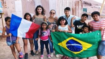 Voluntarios Extranjeros Intervienen en Campamentos de Antofagasta