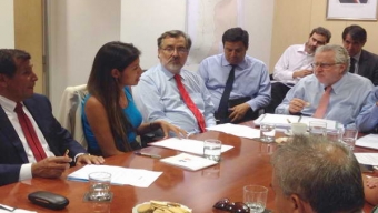 Alcaldes de la Región Dan Ultimátum a Ministro de Energía Para Aplicar Soluciones a Alzas de Luz