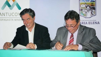 Antucoya y Municipalidad de María Elena Firman Convenio de Colaboración