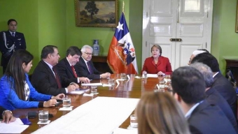 Alcaldes de la Región Se Reunieron Con la Presidenta Bachelet