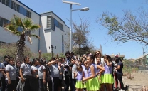 Instalan Postes Solares en Escuela Arturo Prat de Tocopilla