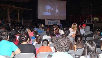 Más de Dos Mil Personas Disfrutaron Del Cine al Aire Libre en la Región