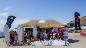 Municipio Inaugura Escuela de Surf en Playa Paraíso