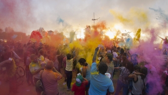 Una Fiesta de Música y Polvos de Colores Finalizó la Novena Versión de  Antof. a Mil 2017