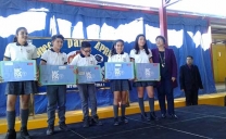 Estudiantes de la Región Reciben Notebooks y Pulseras – Reloj