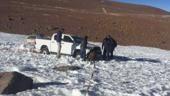 Carabineros Rescató a Turistas Atrapados a los Pies del Cerro El Toco