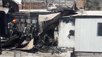 Cinco Compañías de Bomberos Trabajaron en Violento Incendio