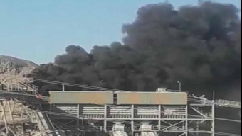 Cuatro Compañías de Bomberos de Antofagasta Trabajaron en Incendio en Faena Minera