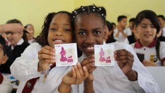 Escolares de la D-72 Reciben Obsequios de “Al Rescate Del Patrimonio”