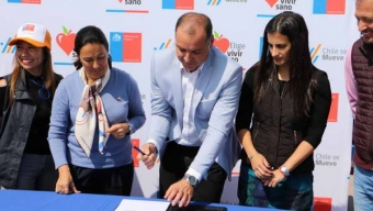 Ministerio del Deporte y Aguas Antofagasta Firmaron Convenio de Colaboración