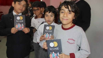 Estudiantes Del Instituto Científico Educacional José Maza Sancho de Antofagasta Recibieron el Libro “Eclipse Arte + Ciencia” Del Ministerio de Las Culturas
