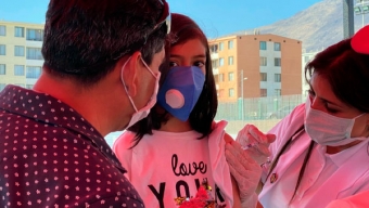 Colegio de Enfermeras Rechaza Vacunación Efectuada Por Alcaldesas de Antofagasta y Maipú