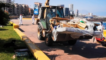 Más de 5 Mil Kilos de Basura Retiran Desde “Rucos” Ubicados en Paseo Del Mar de Antofagasta