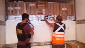 Aduanas y PDI Detectan Contrabando en Camión Con Doble Fondo