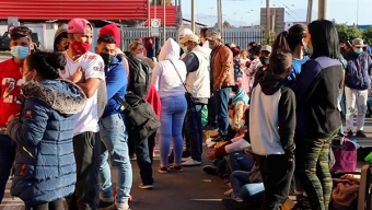 Gobernador Díaz Llama a Autoridades a Generar Red de Contención Ante Flujo Migrante en el Terminal de Buses de Antofagasta