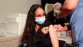 Comenzó en la Región la Inoculación Con la Vacuna Bivalente COVID-19