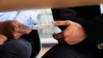 76% de Los Chilenos Cree Que Hay un Alto Nivel de Corrupción en el País