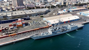 Fragata Capitán Prat Arribó a Puerto Antofagasta y Fue Recibida Con Emotiva Ceremonia