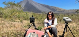 De Volcanes, Norte y Geología: La historia de la volcanóloga que creó, junto a sus amigos, Ckelar Volcanes